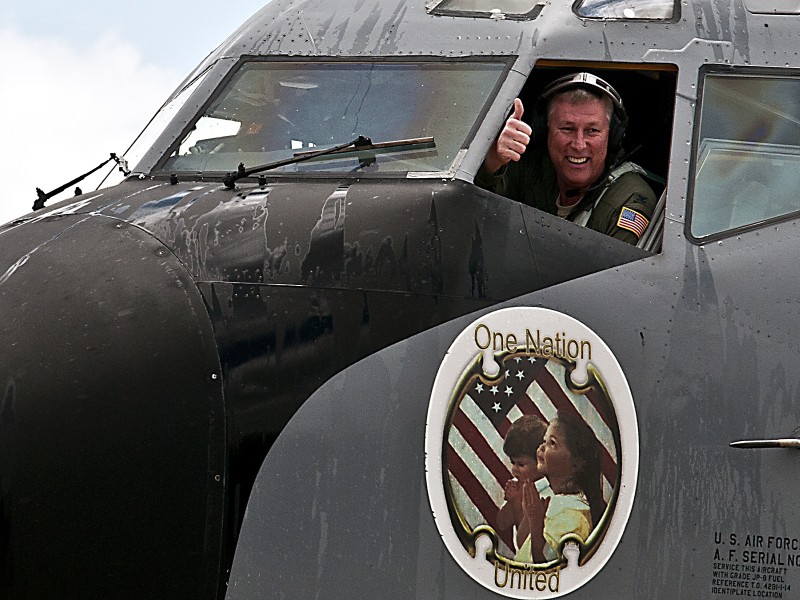 Fort Wayne native resigns from commander post at Grissom Air Reserve