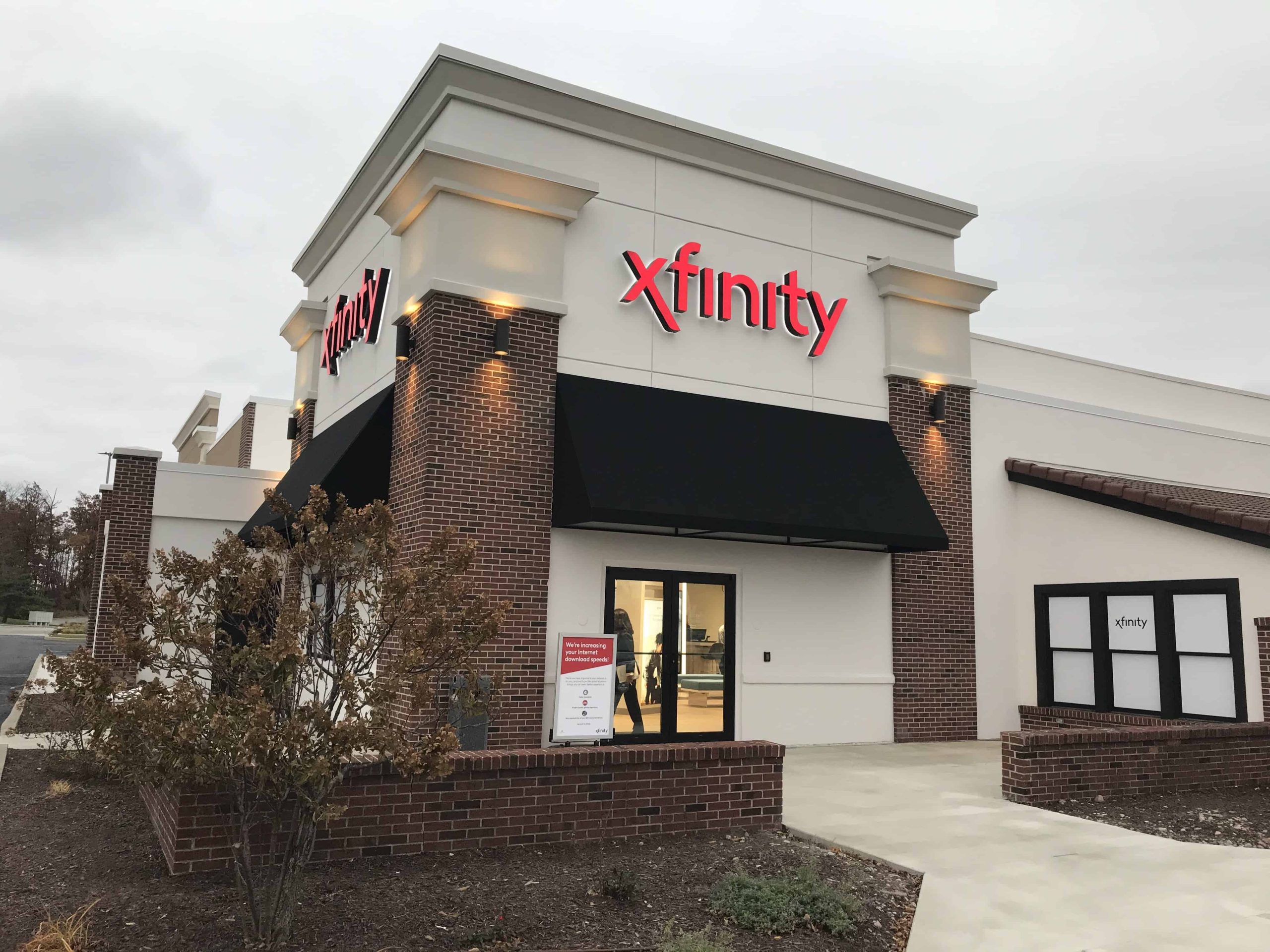 Comcast opens second 1Million Xfinity store in Fort Wayne WOWO News