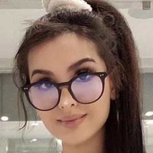 SSSniperWolf - Height, Bio, Wiki, Family, Birthplace, Networth & More