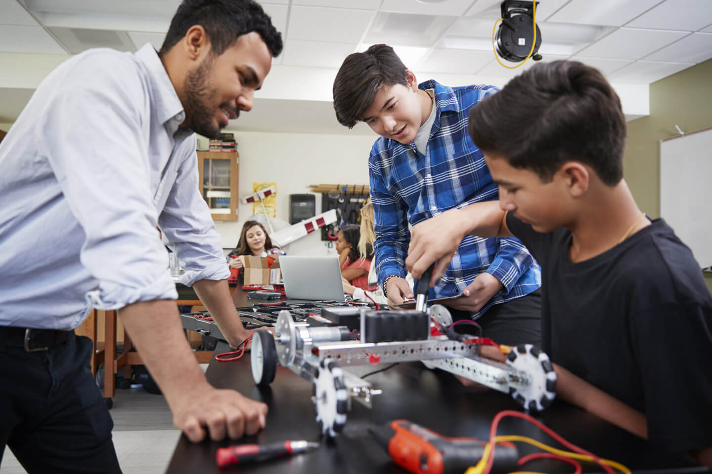 Teaching the Engineering Design Process to Students