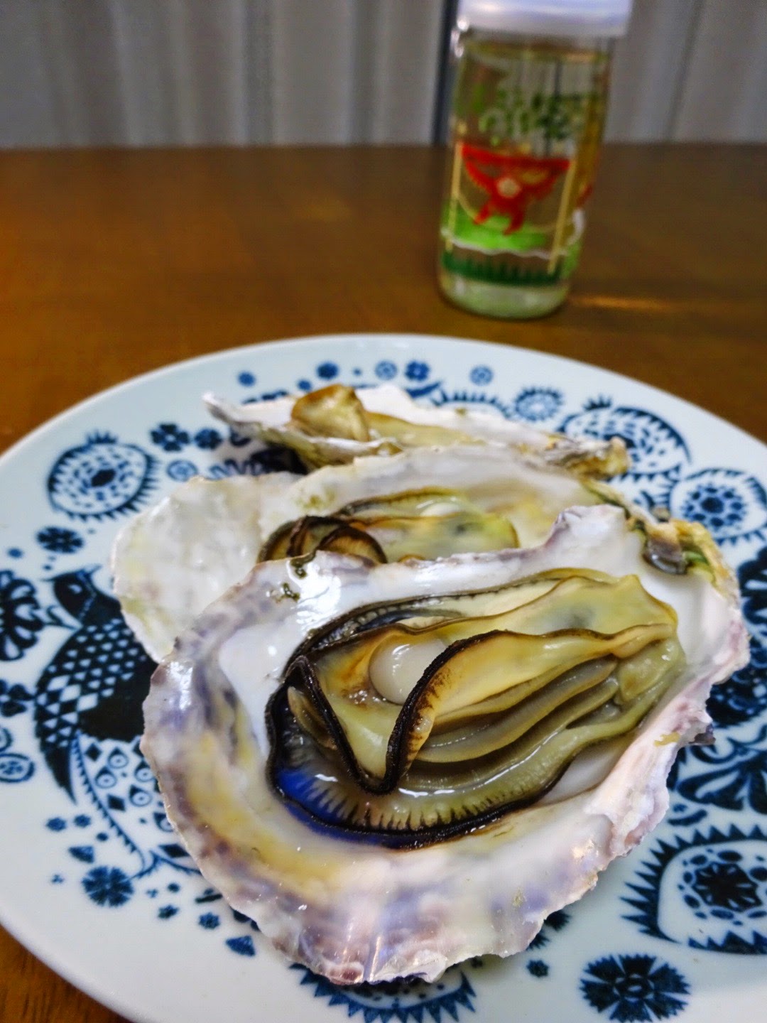 5分でできる！殻付き牡蠣の美味しい食べ方｜ワーペアハック