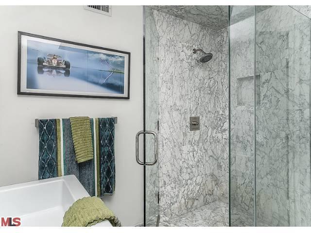 Sean Patrick Flanery Sells Modest Home, Gets Ready for 'Dexter'