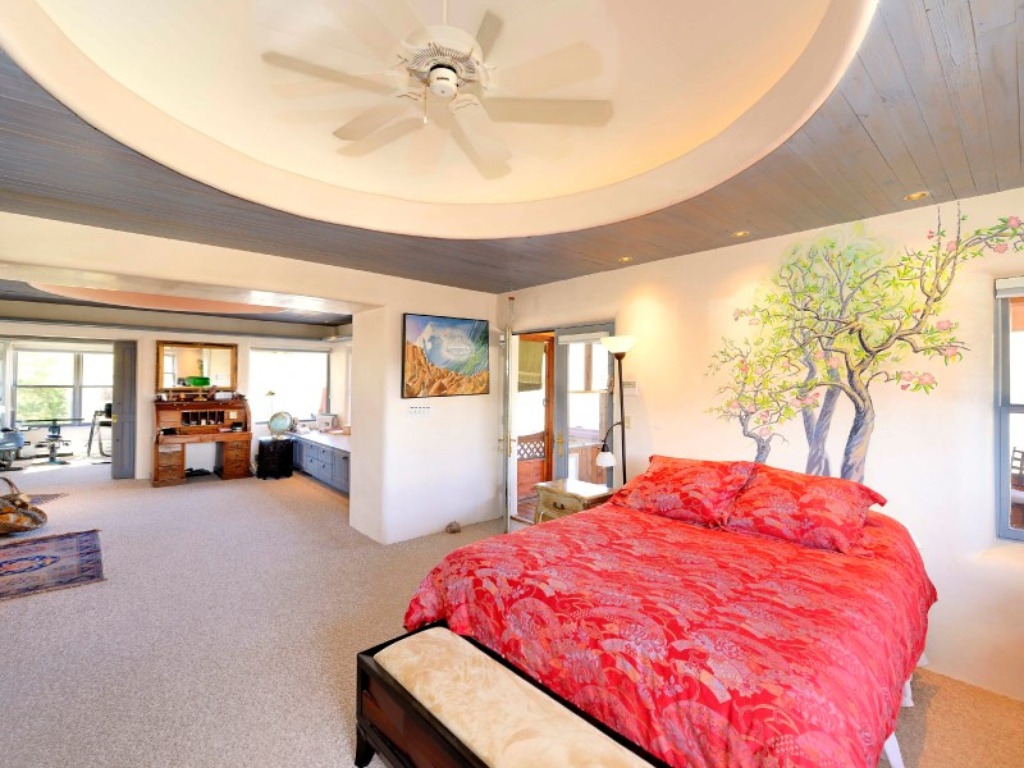 Shirley MacLaine Selling New Age Retreat in New Mexico