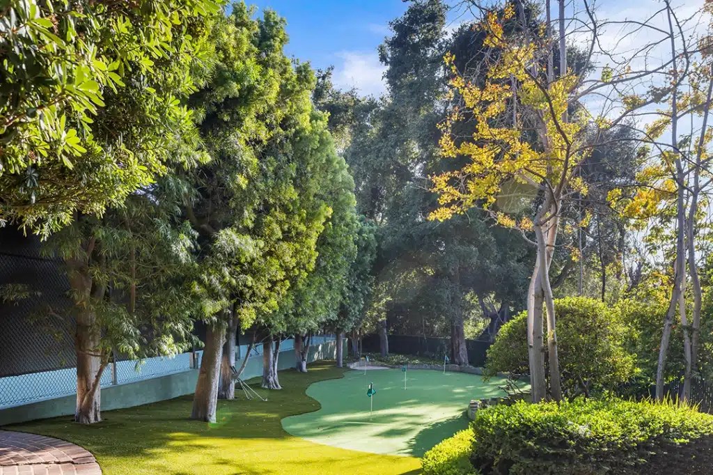 Inside Sugar Ray Leonard's 45 million mansion, with photos