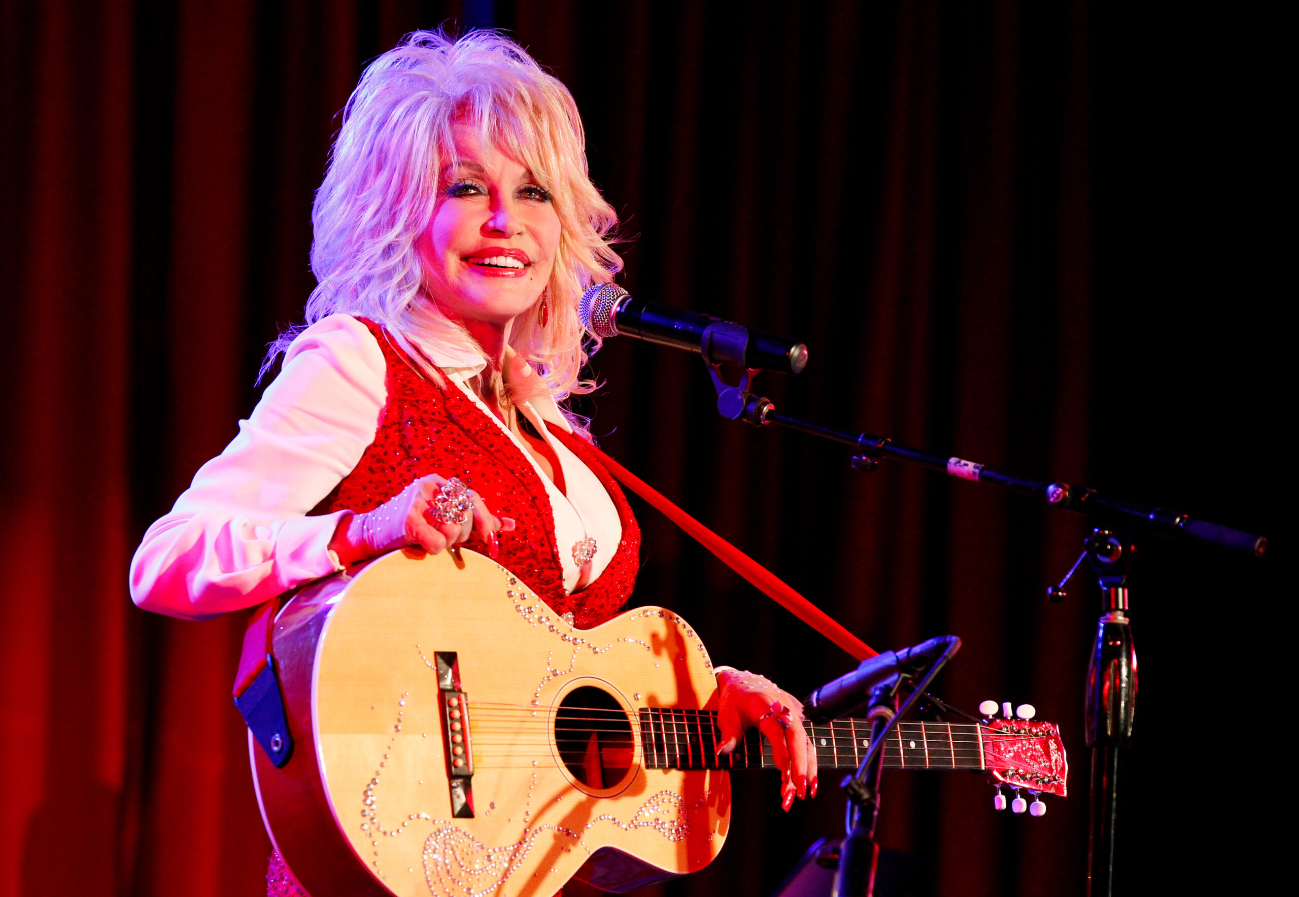 Dolly Parton Net Worth 2023 What Is The Country Music Legend Worth?