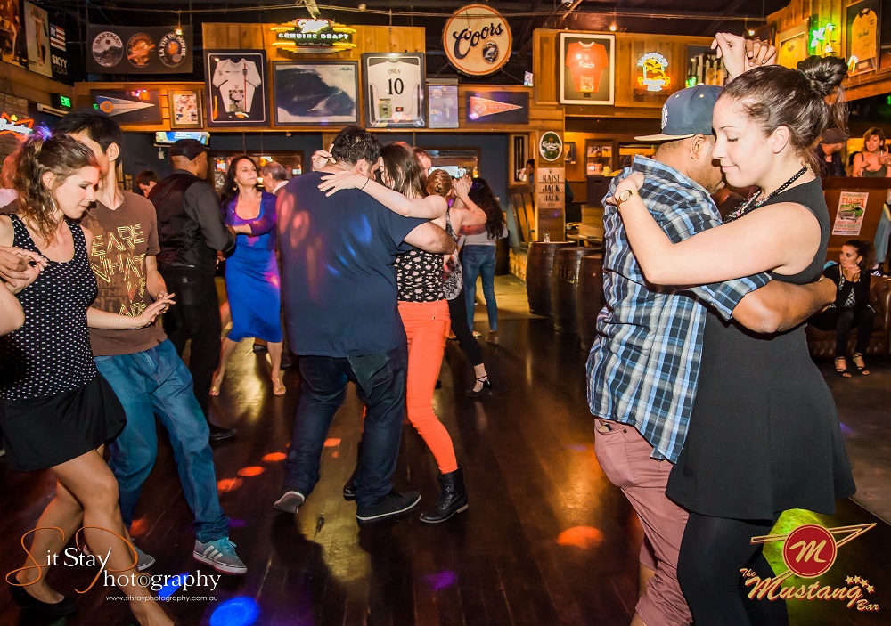 salsa6 · Mustang Bar