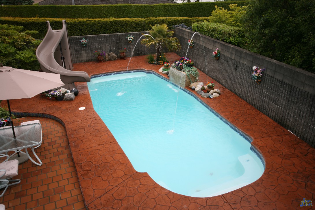 San Juan Pools The Savannah Deep Fiberglass Pool with 8' Deep End