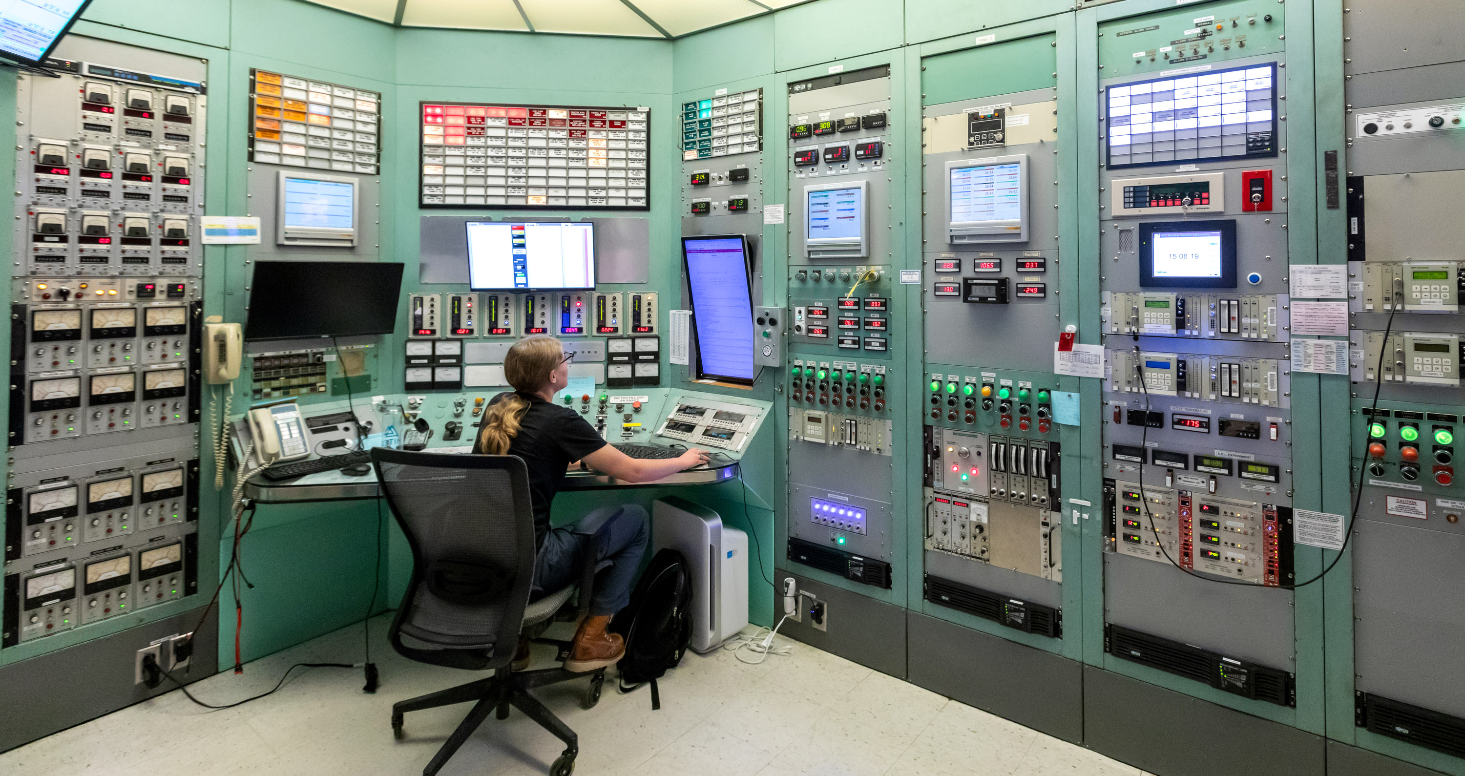 Inside MIT’s nuclear reactor laboratory MIT Technology Review