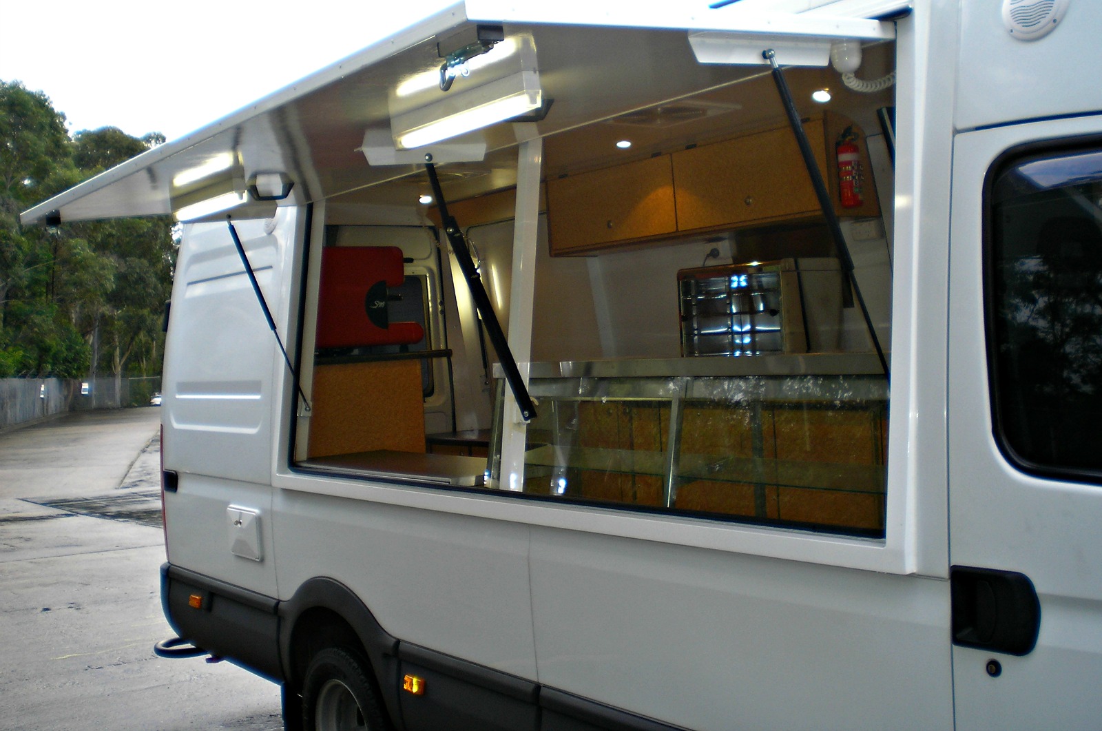 D.L.C.A. Warning Individuals With Mobile Food Service Licenses To Remove Their Food Vans At Day