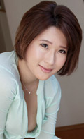朝ゴミ出しする近所の遊び好きノーブラ奥さん 成宮はるあ