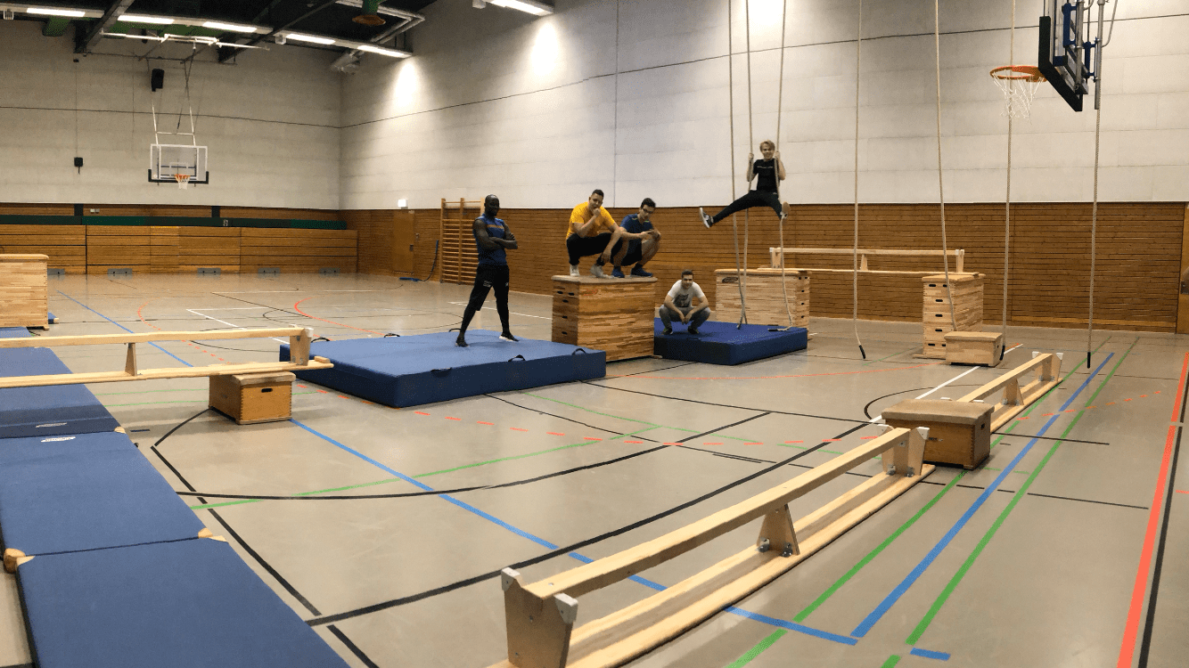 Es geht Drunter und Drüber im Sportunterricht Wernervon