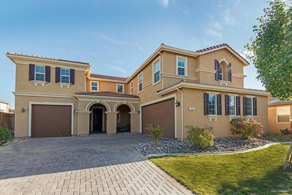 Homes on the Market for 400,000