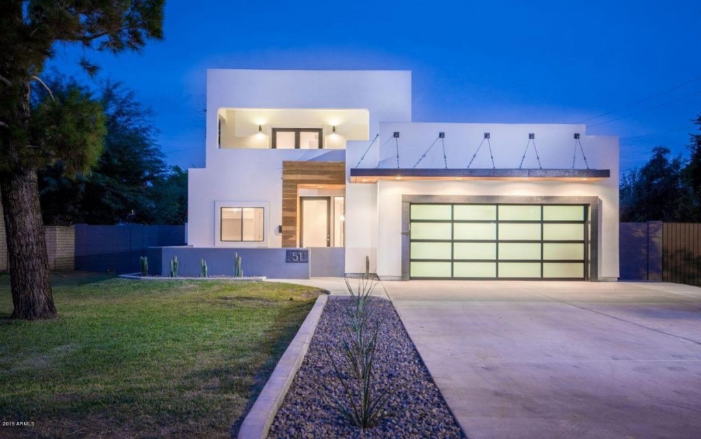 Knock, Knock! 10 Homes in Prime Locations for Halloween Loot