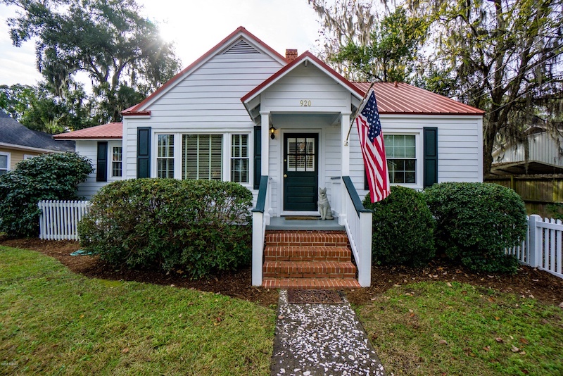 Dreaming of Warmer Weather? These 7 Sunny Homes Are Under 300K