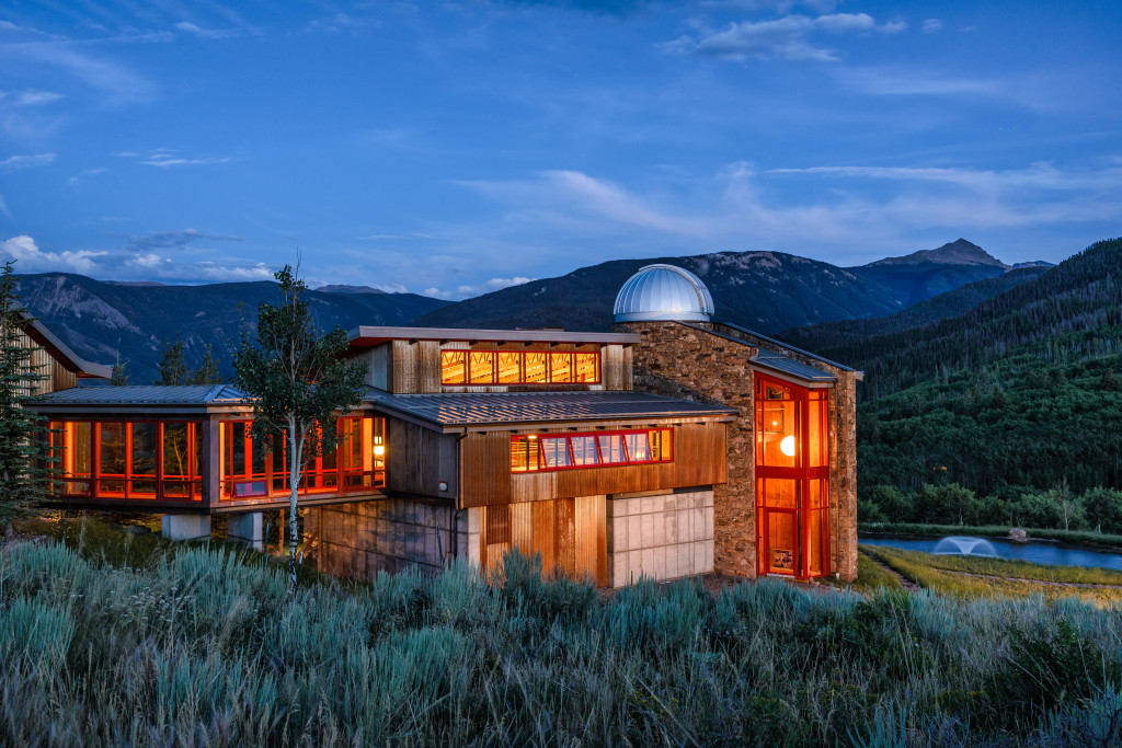 House of the Week Luxury Meets Off the Grid in the Aspen Groves