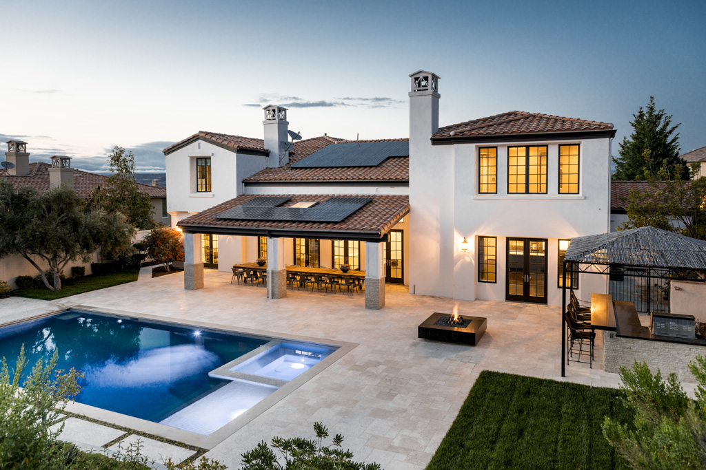 Kylie Jenner Asks 3.9M for Her TuscanStyle Mansion
