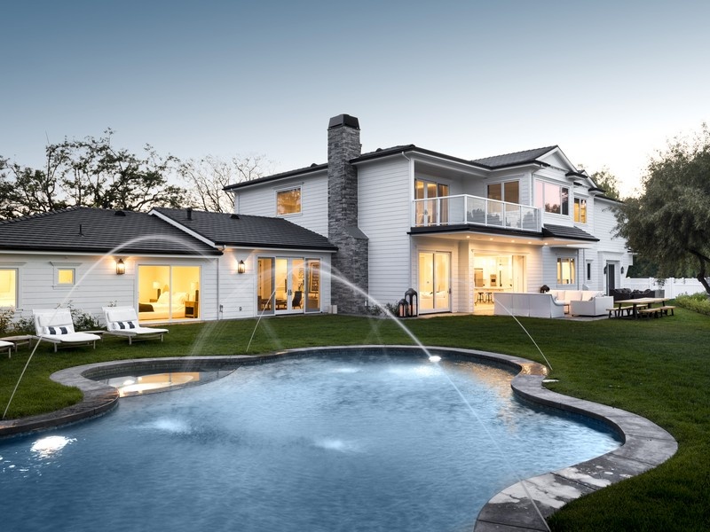 Scott Disick Lists His Home Near the Kardashians