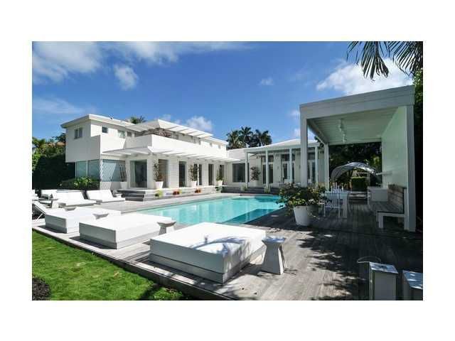 Shakira Quietly Shopping Miami Beach Home (Again)