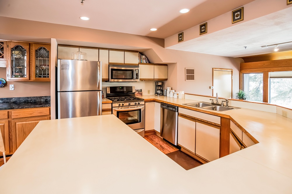 House of the Week Spaceship Home in Staid New England