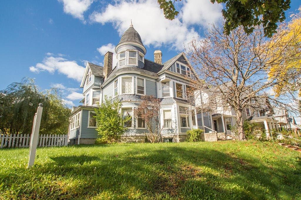 2017's Most Loved Home in Every State Sam MillerSam Miller