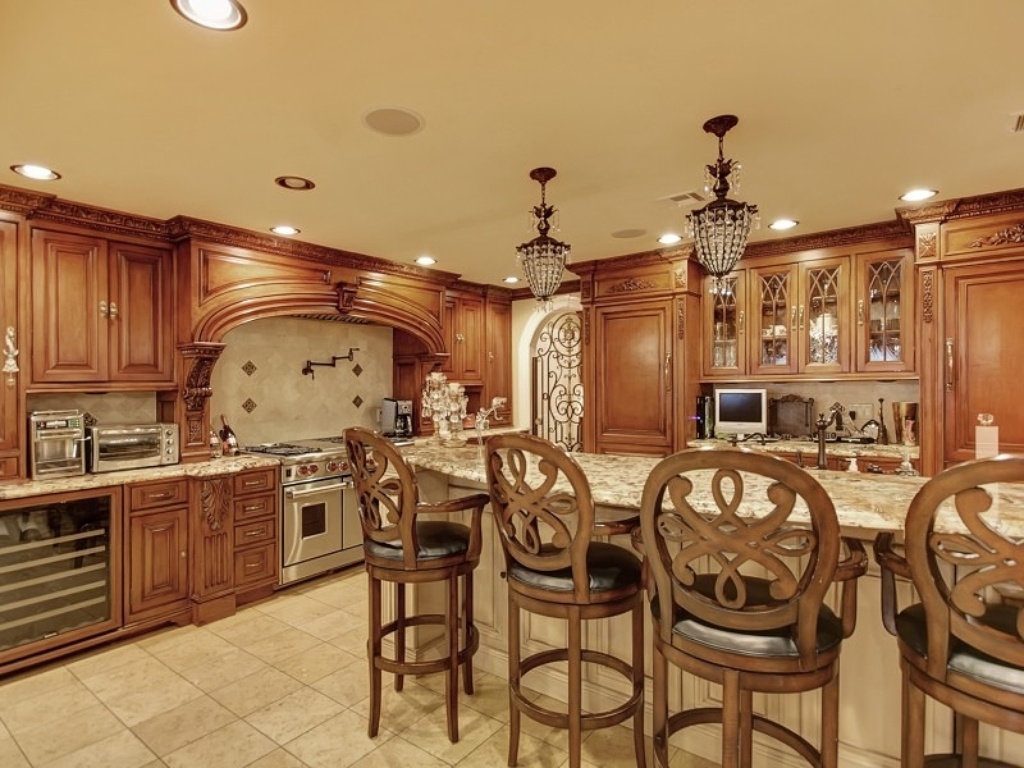 UPDATE Incarcerated Teresa Giudice Drops Price on NJ Mansion