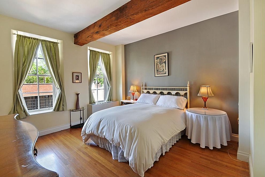 Rented Philip Seymour Hoffman's West Village Apartment