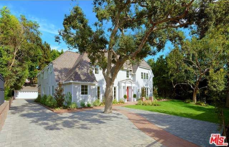 'Ozzie and Harriet' House Modernized and Back on the Market