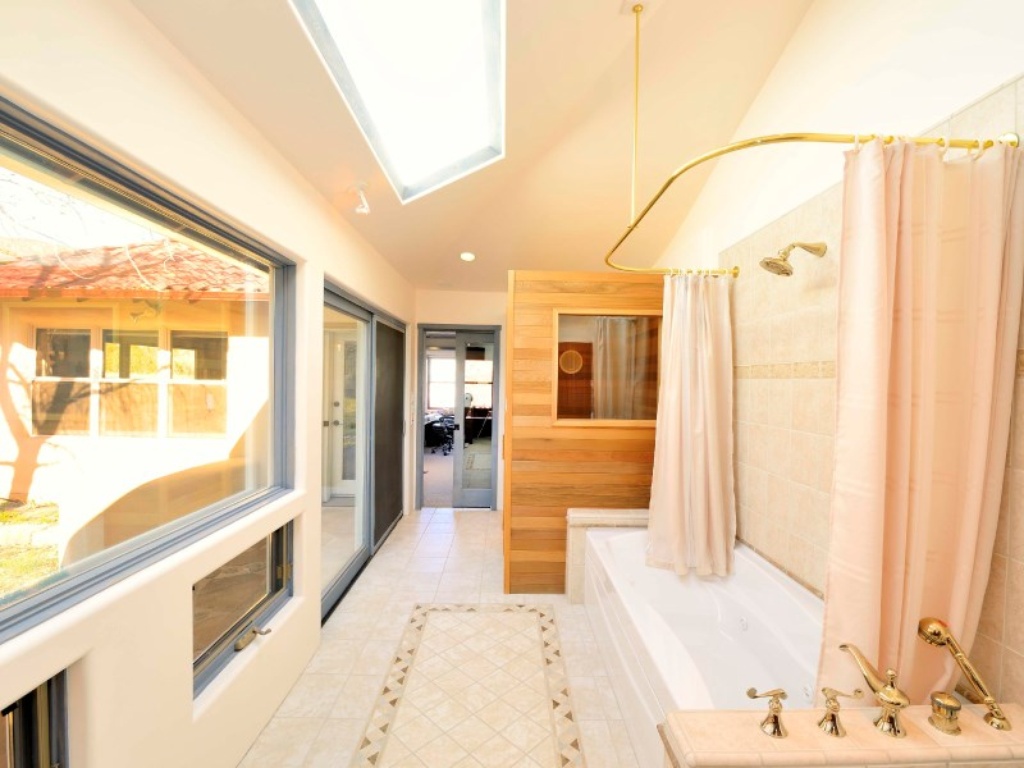 Shirley MacLaine Selling New Age Retreat in New Mexico