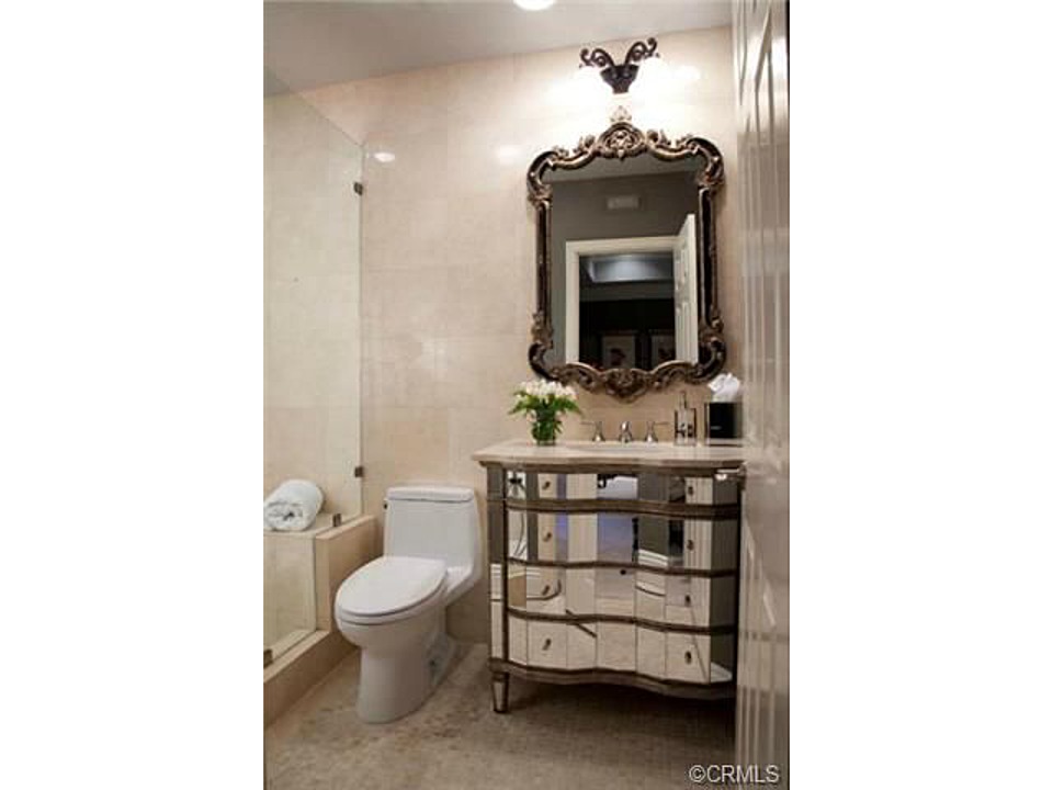 Real Housewife Vicki Gunvalson Selling Redecorated Home