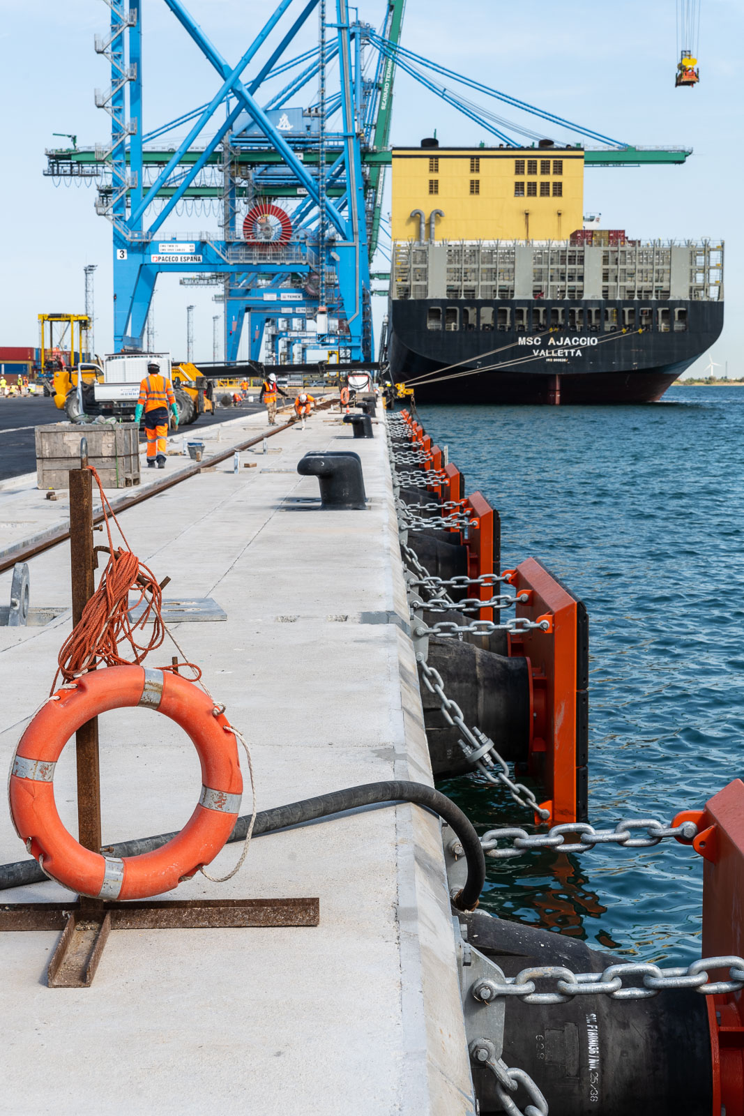 Port of Marseille Fos receives new cone fender system and bollards