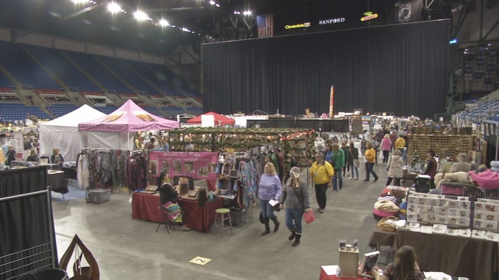 Hundreds of Vendors Showcase Handmade Goods At "The Big One" Art and Craft Fair
