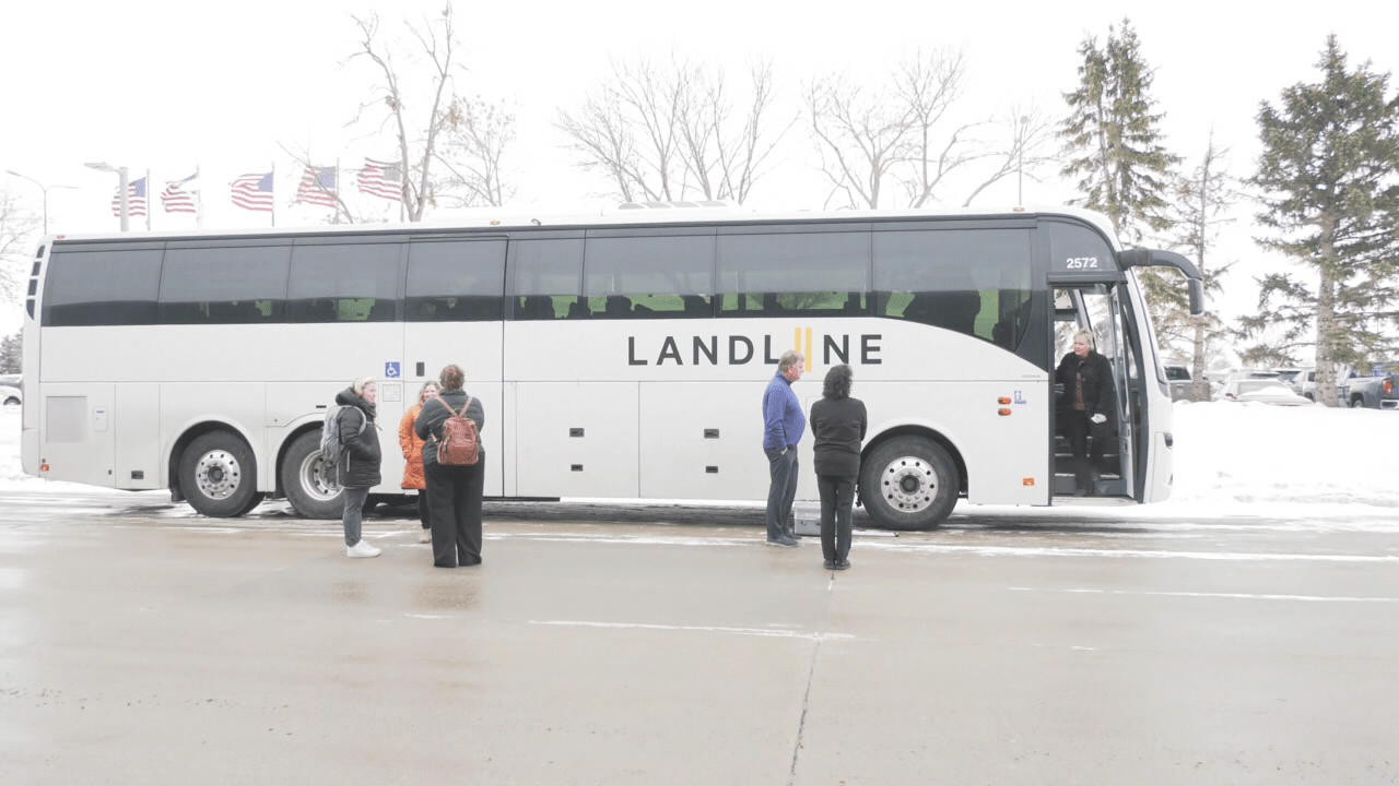 Sun Country begins bus service from Fargo to MinneapolisSt. Paul