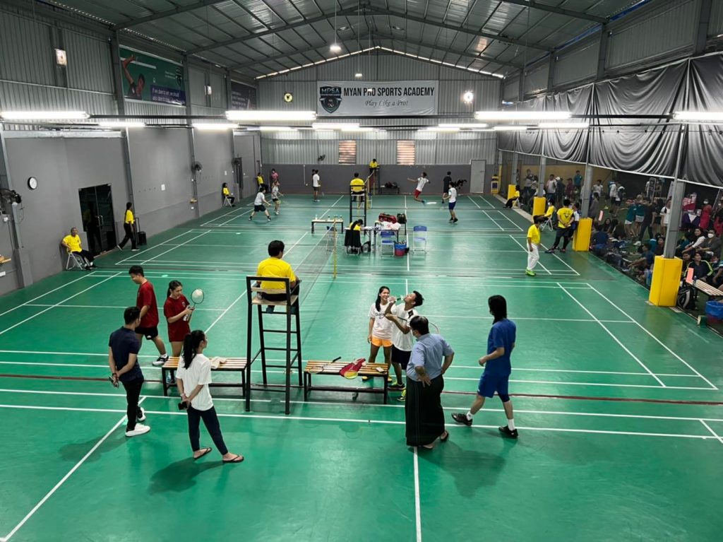 Let's play badminton! 11 courts & classes in Yangon MYANMORE