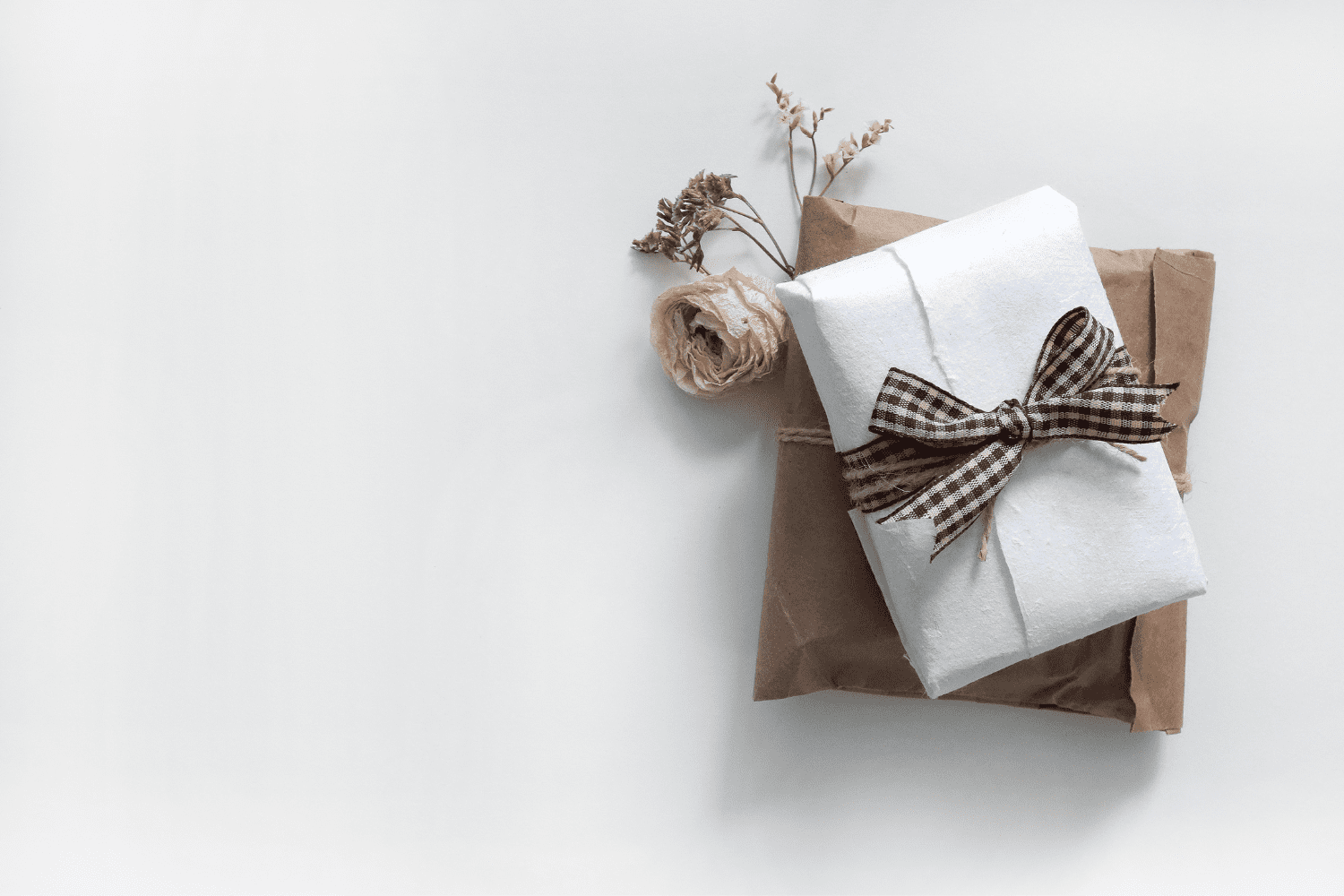 How Much Do Wedding Gifts Cost? The Ultimate Guide for Guests and