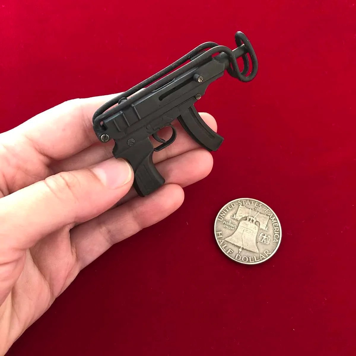 Miniature submachine gun Scorpion scale 1/4 Metal Scale military