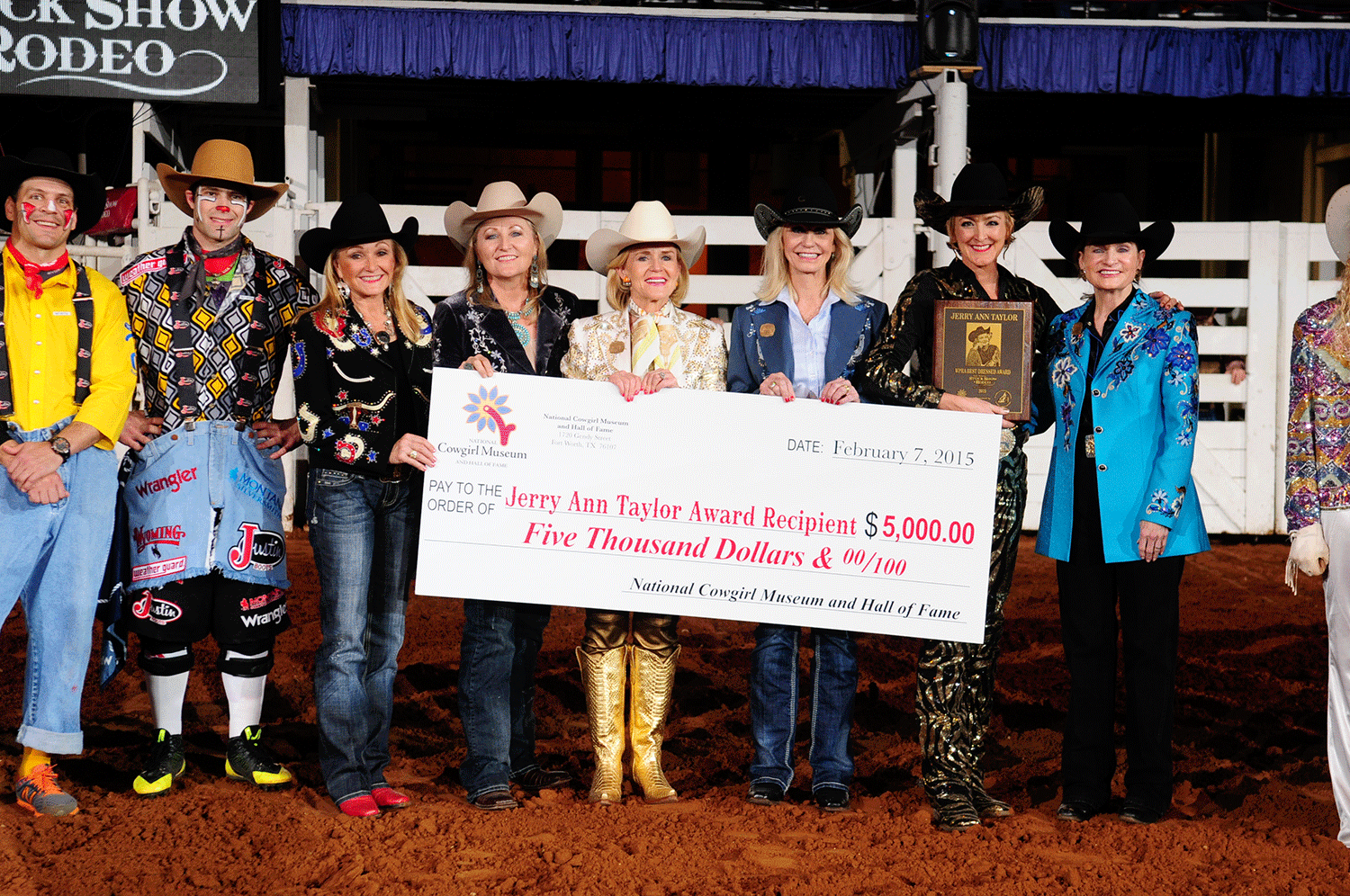 Dickson Wins 5,000 Jerry Ann Taylor Award at Fort Worth