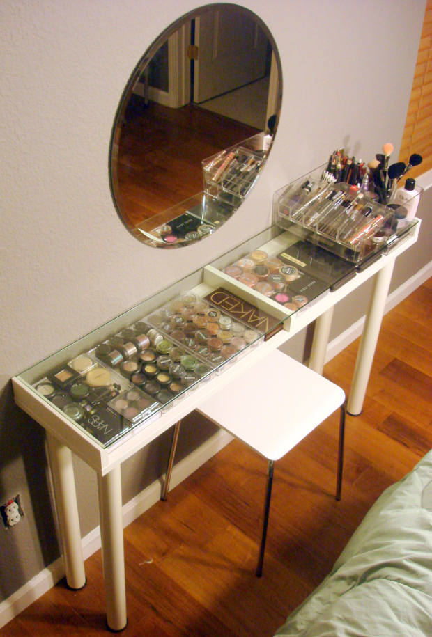 13 Exceptional Ways to Organize Your Makeup Vanity Wrapped in Rust