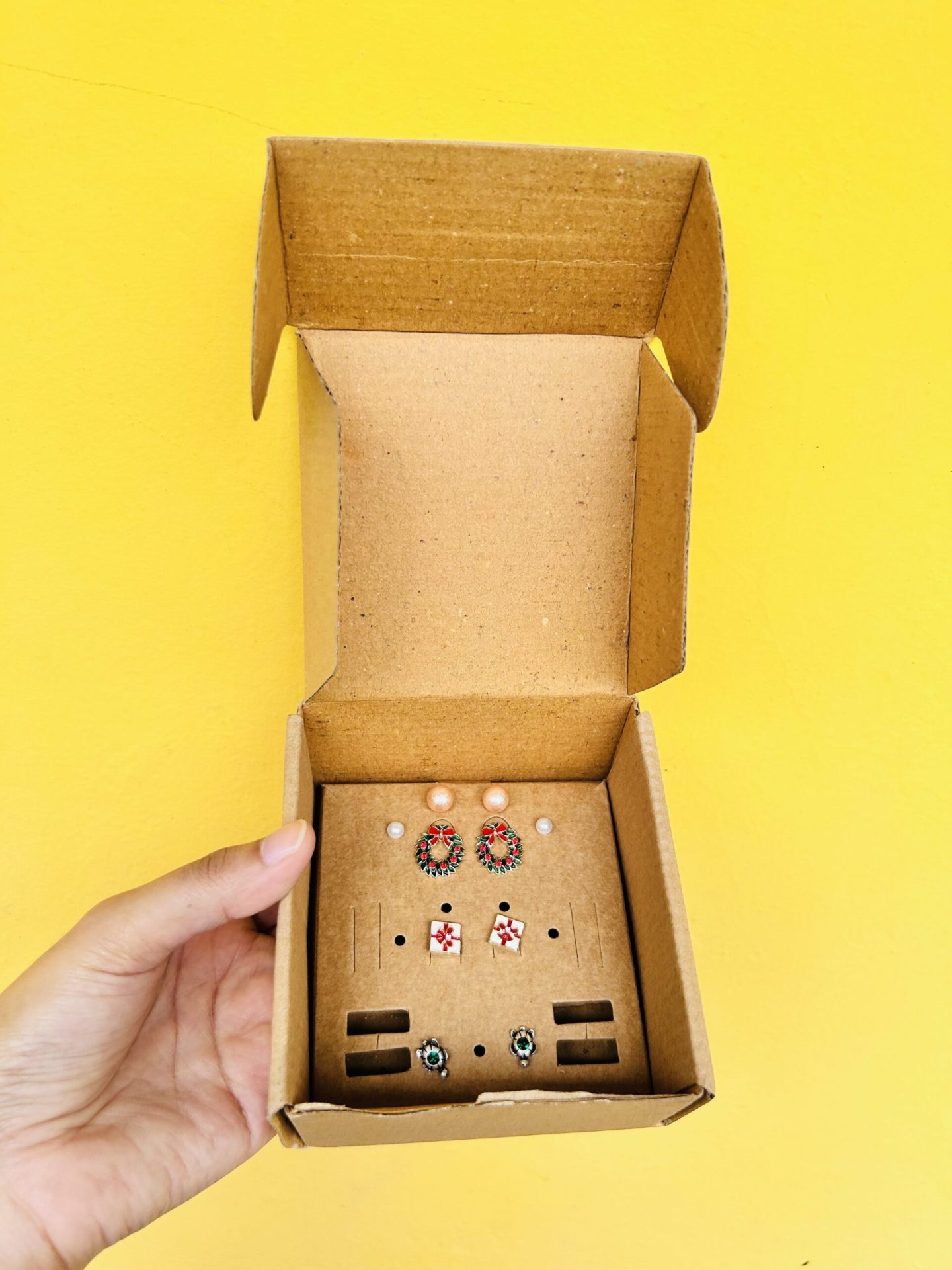 Elegant Paper Jewelry Box Best for keeping your small jewelry 4/4/2