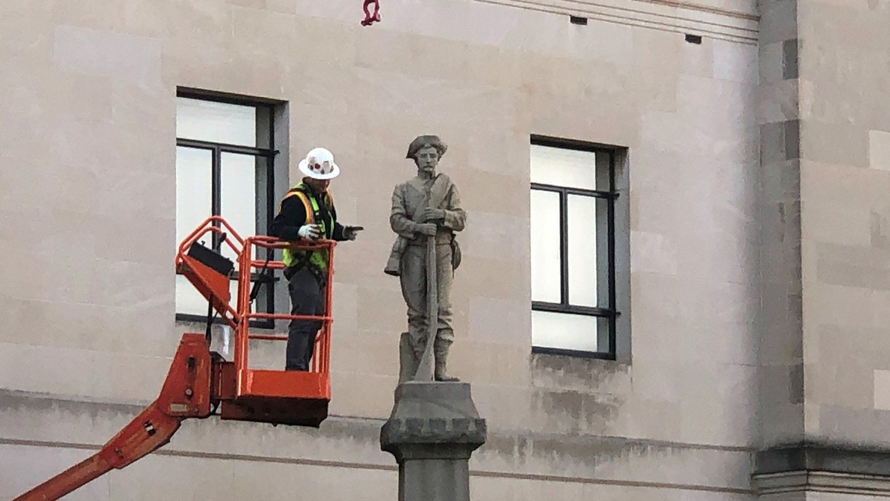 Confederate statue removed from North Carolina courthouse