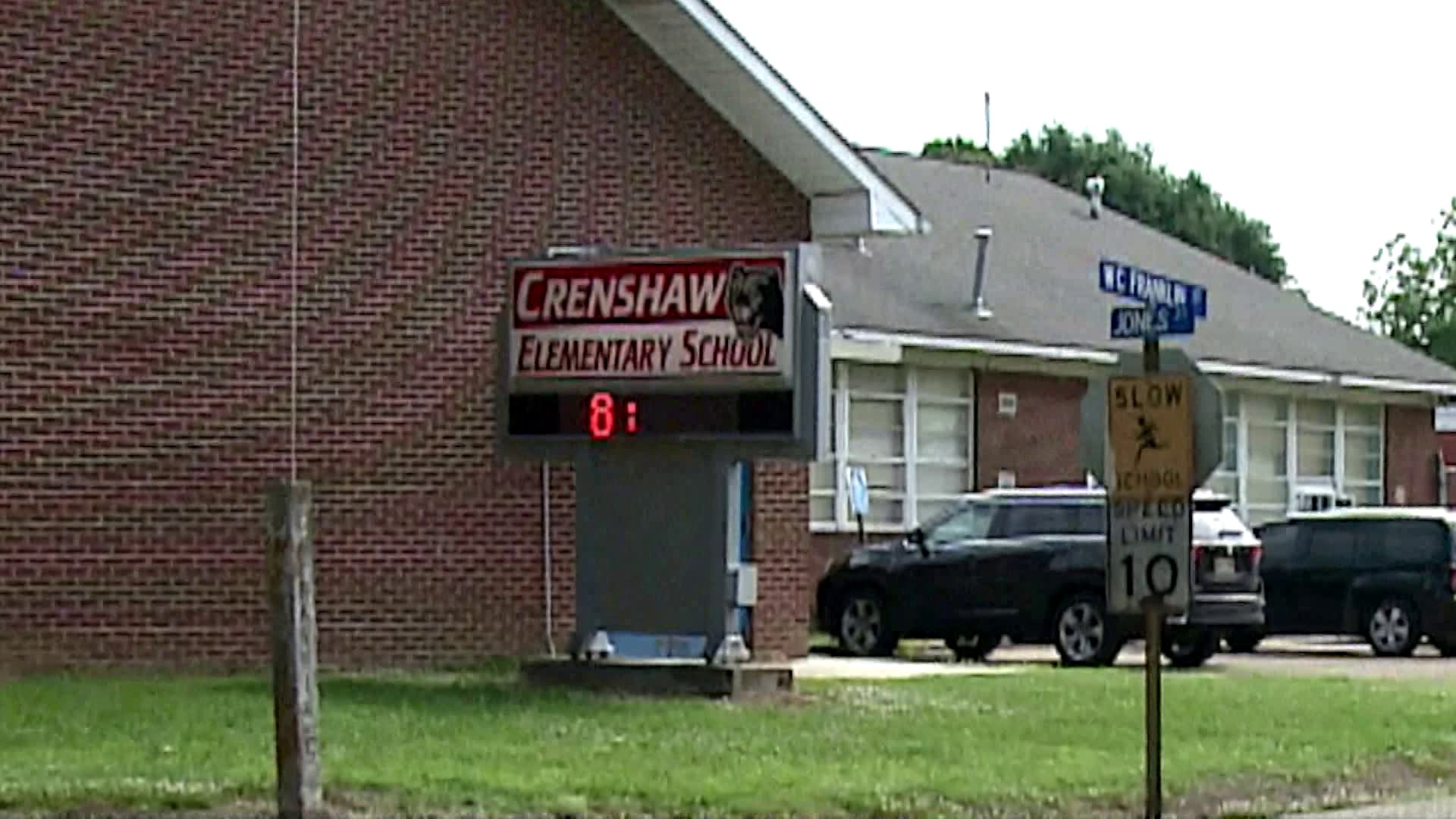 Mississippi town mourns closure of Crenshaw Elementary