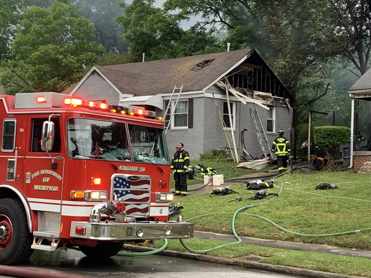 10 people safe after early morning house fire in Memphis