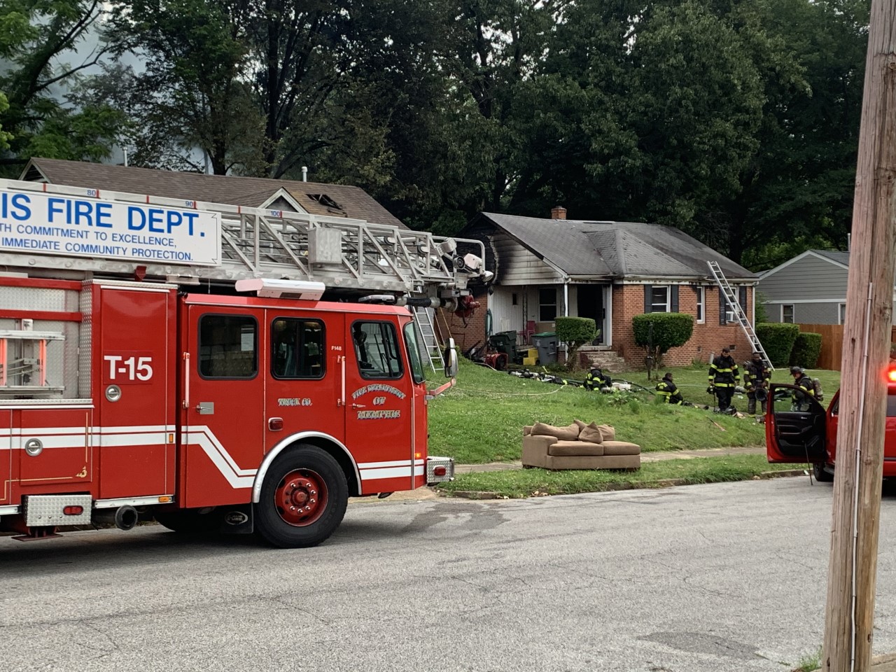 10 people safe after early morning house fire in Memphis
