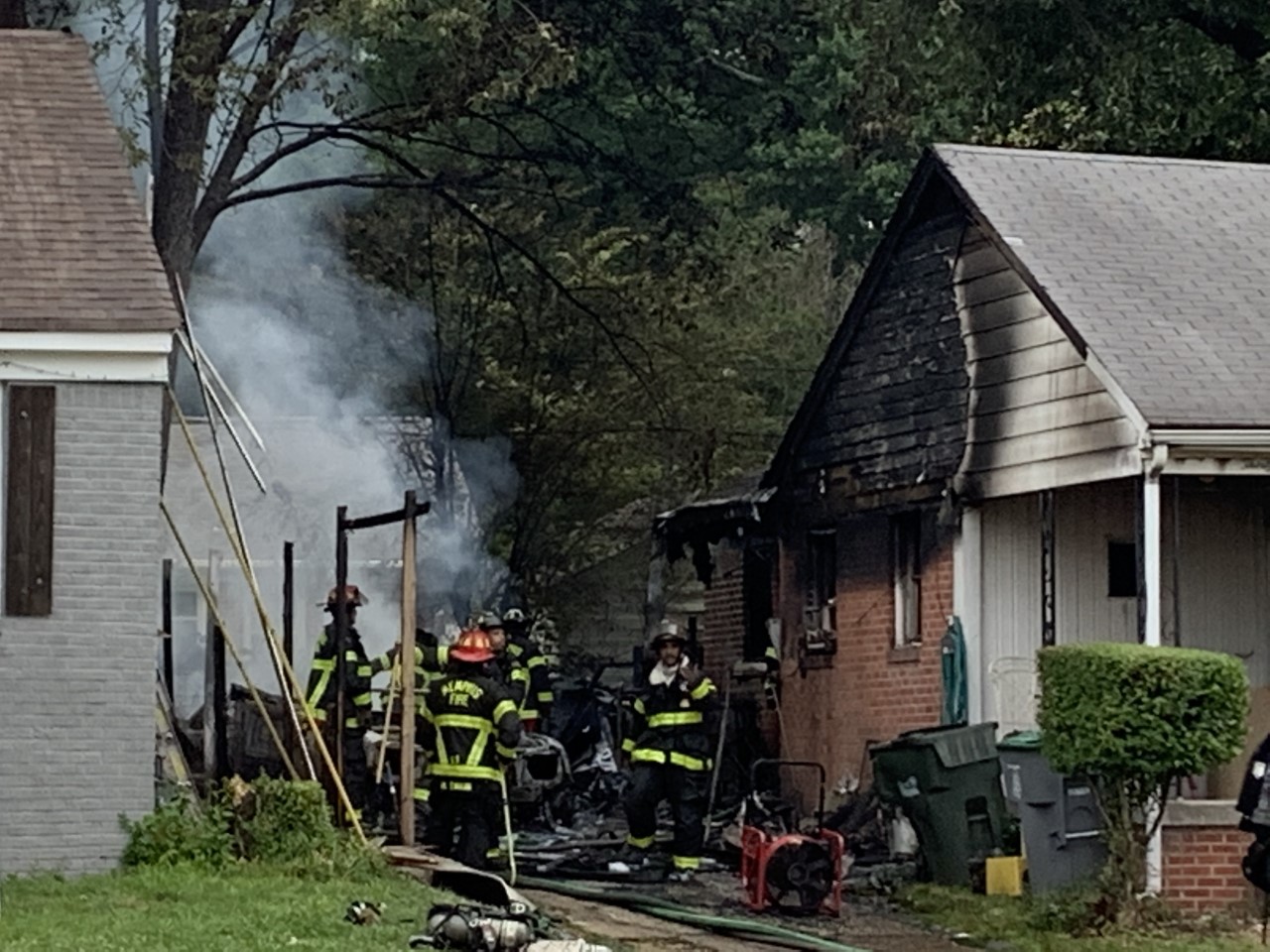 10 people safe after early morning house fire in Memphis