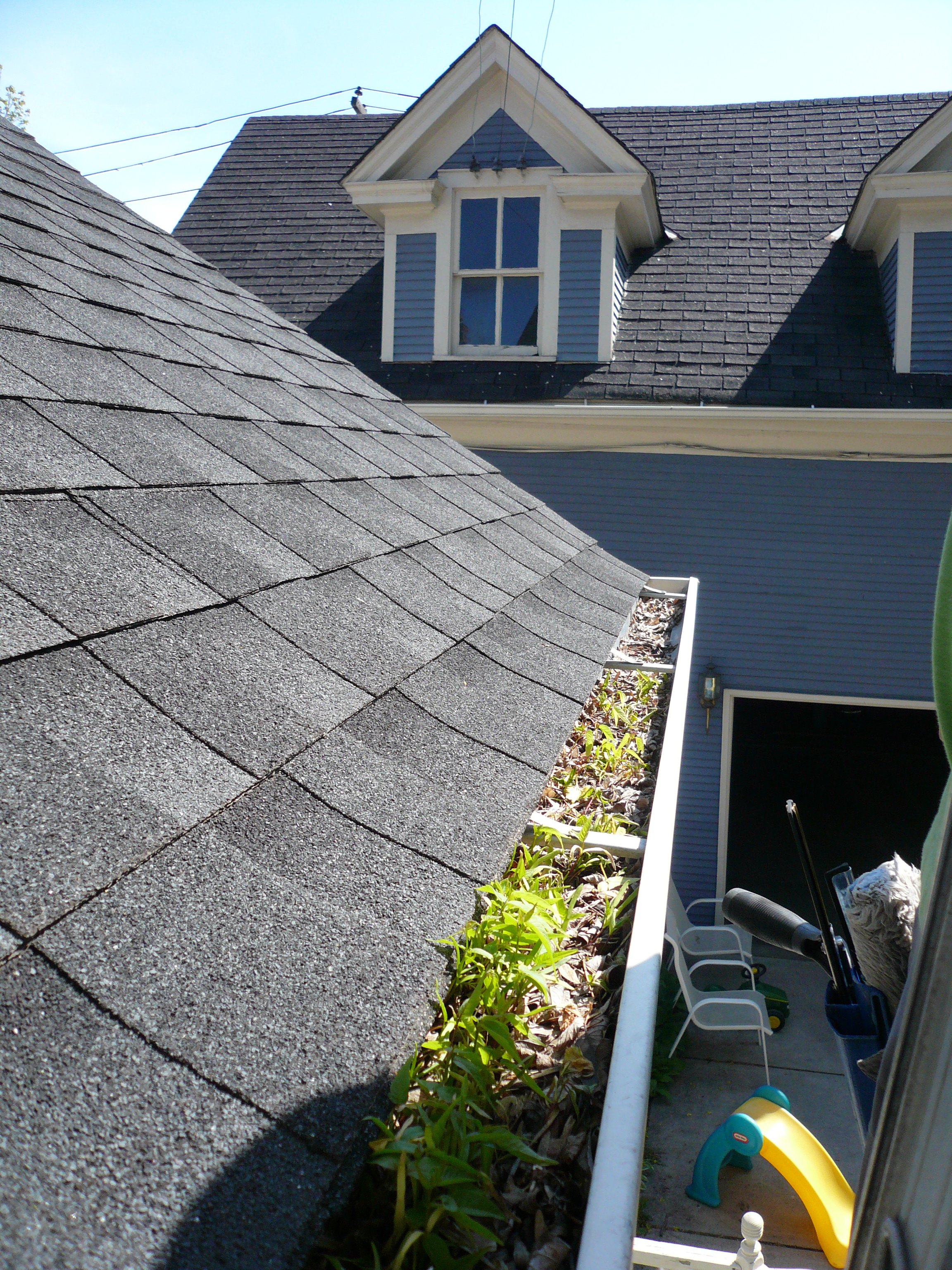 Gutter Cleaning in Minneapolis & St. Paul, Minnesota by Wren Windows