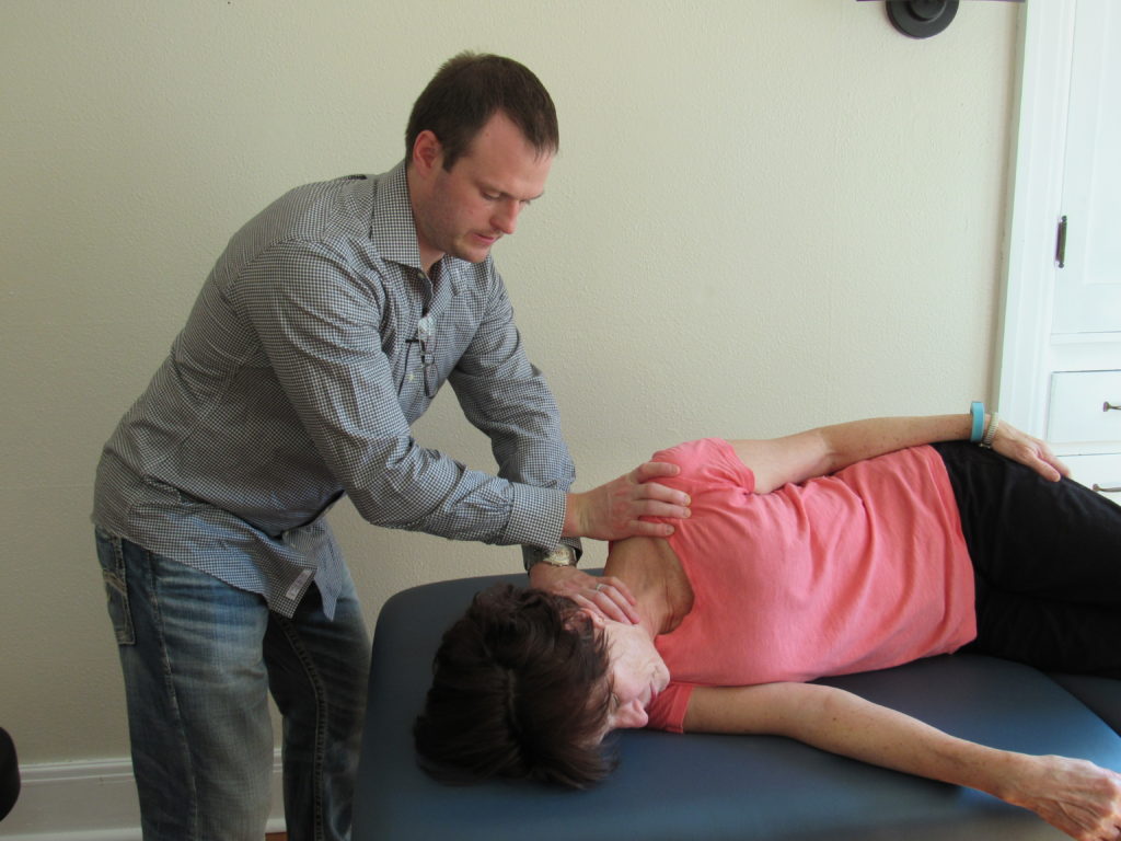 Getting rid of neck pain at Wright Physiotherapy using osteopathic
