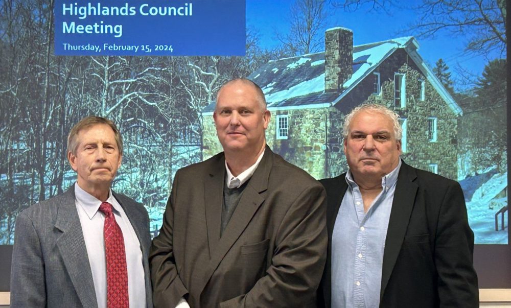 Holland Township Mayor Dan Bush sworn in as member of the NJ Highlands