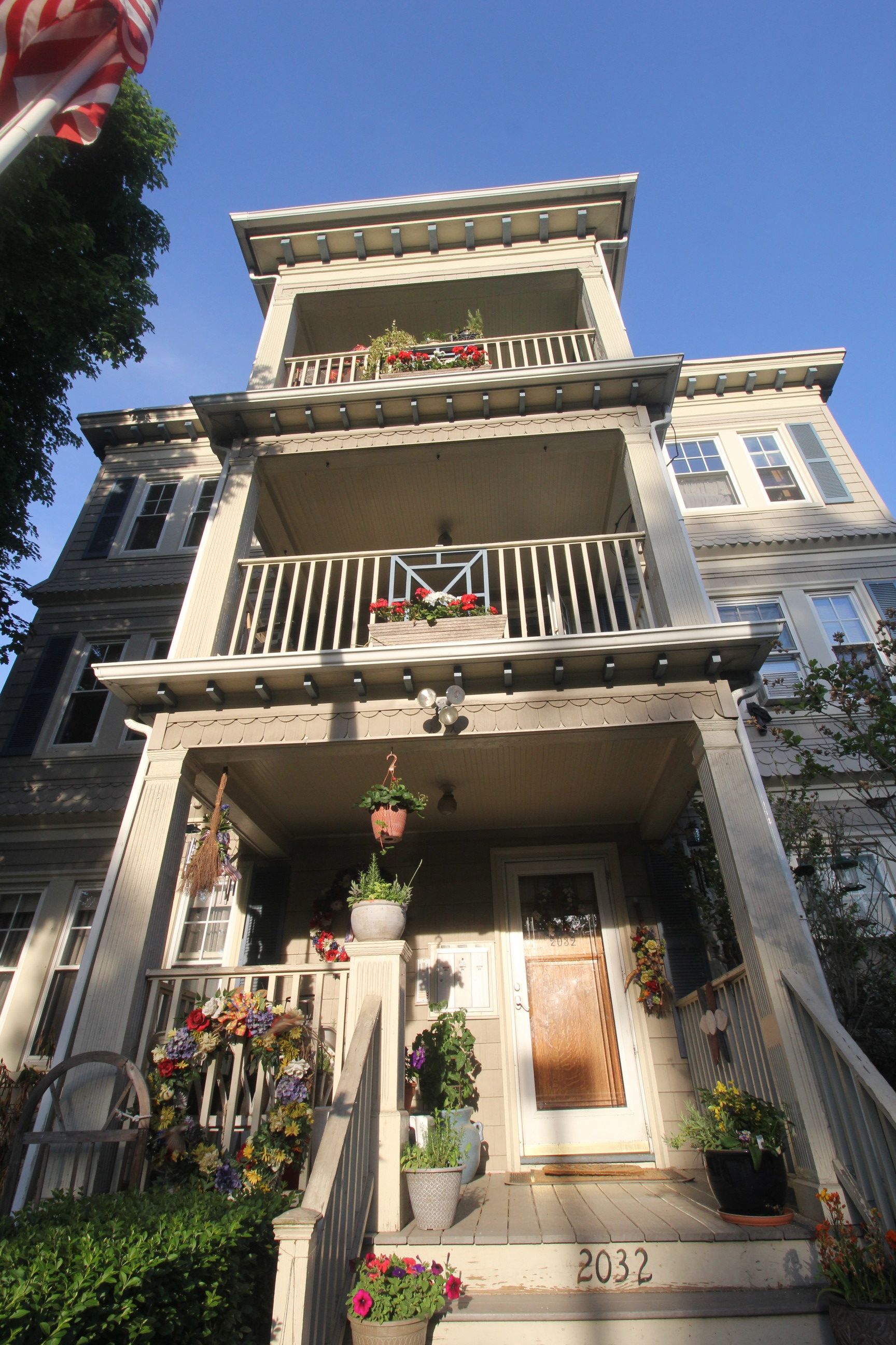 The Mythical Ashmont wrong side of the camera