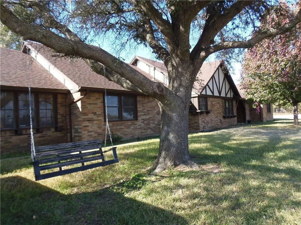 Springtown, 3 Bed, 2 Bath, Under 300K WR Team Realty