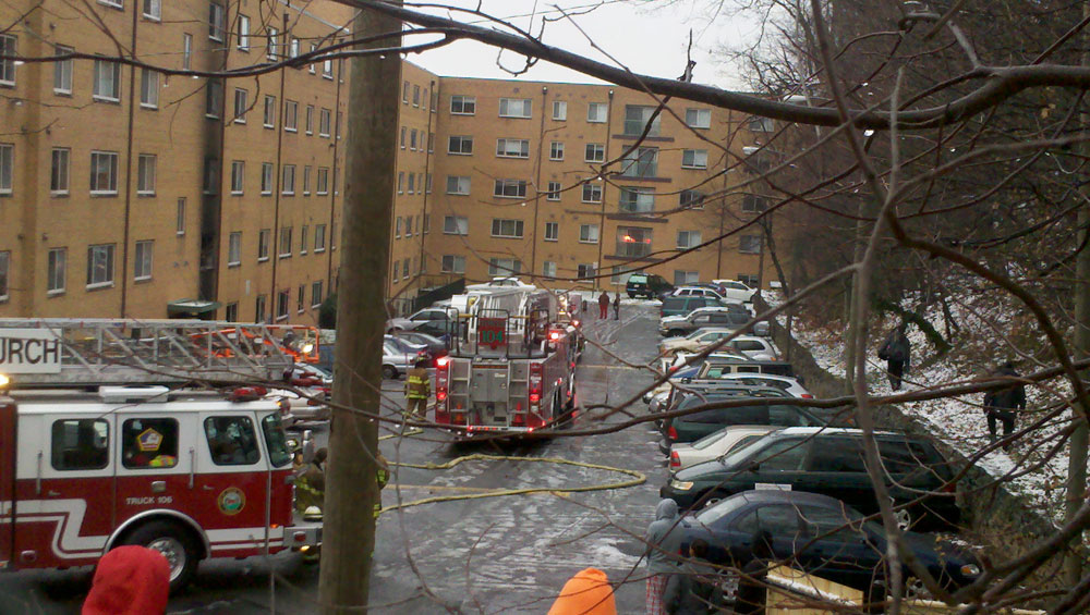 1 in hospital after Arlington apartment fire WTOP News