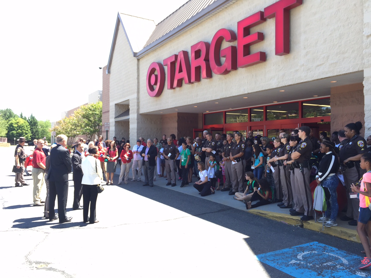 Fairfax County kids go shopping with the sheriff WTOP News